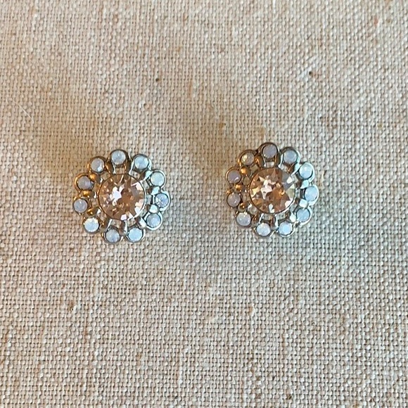 Celestial Frost Stud - Picture 3 of 4